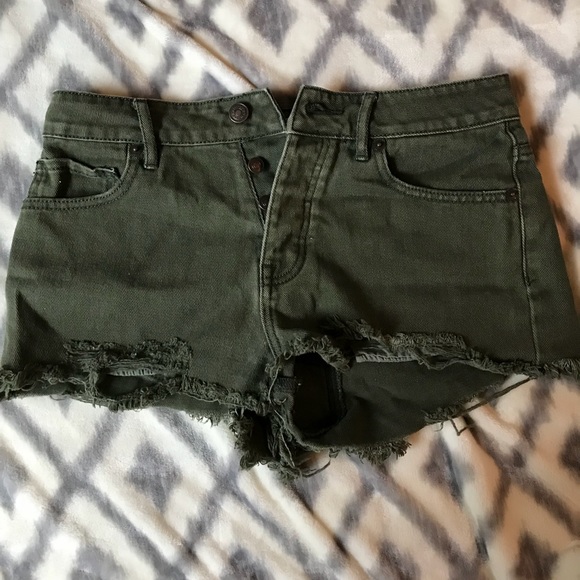 *GOING TO GOODWILL TMRW!* Brandy Melville shorts - Picture 2 of 5